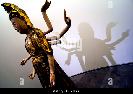 Intérieur de la Musée Guimet, un musée consacré à l'art asiatique dans le centre de Paris, France. Banque D'Images