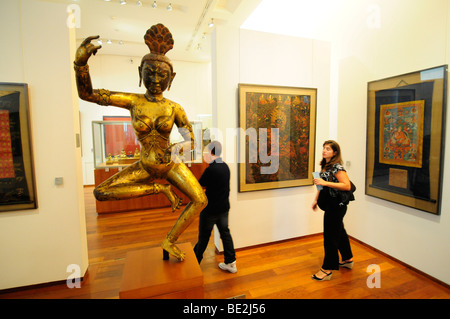 Intérieur de la Musée Guimet, un musée consacré à l'art asiatique dans le centre de Paris, France. Banque D'Images