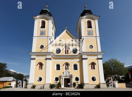 Mariae Himmelfahrt église paroissiale, Saint Johann in Tyrol, Austria, Europe Banque D'Images