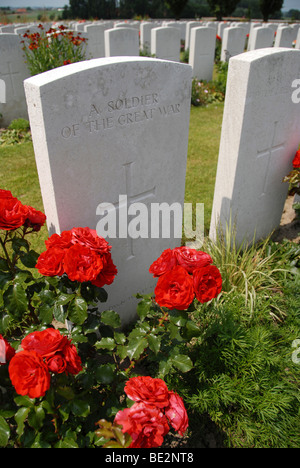 Cimetière du Commonwealth de Tyne Cot, Passchendaele, près d'Ypres, Belgique. Banque D'Images