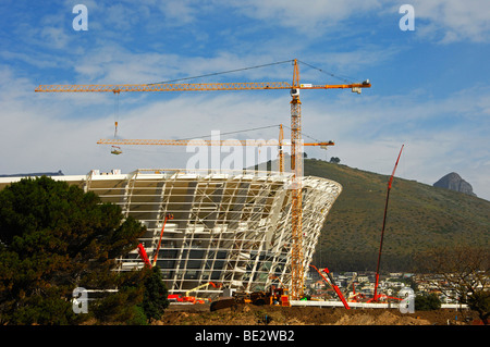 Championnat du Monde de football 2010, le stade de soccer de Green Point en construction en face de Signal Hill, sommet de la tête de lion Banque D'Images