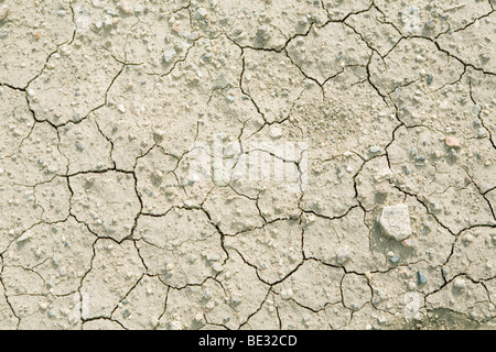 Dans uitgedroogde aarde en pastille. De bevolking in het Noorden van merken lyophilisé de gevolgen van klimaatverandering. Tonne d'ANP KOEN Banque D'Images