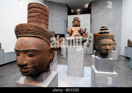 Intérieur de la Musée Guimet, un musée consacré à l'art asiatique dans le centre de Paris, France. Banque D'Images