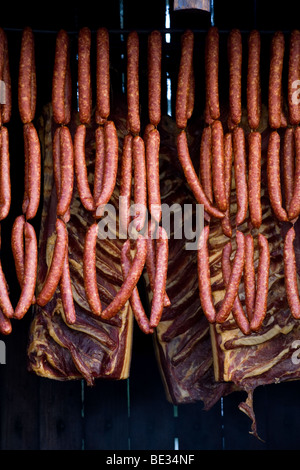 Saucisses et jambon fumé Banque D'Images