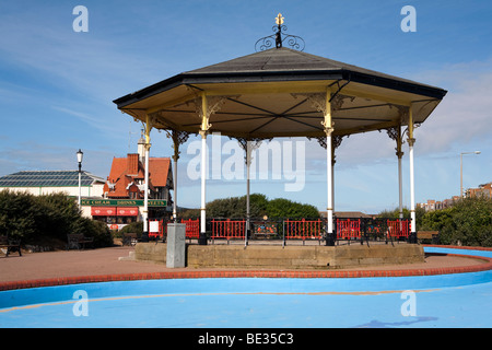 Sur Band stand front de mer de la station balnéaire de Lytham St Annes près de Blackpool, dans le Lancashire, Royaume-Uni. Banque D'Images