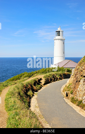 Le phare sur la côte de Trevose Head sur la côte nord des Cornouailles, Angleterre, Royaume-Uni, Europe Banque D'Images