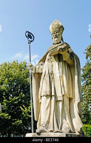 L'évêque Bonifatius, statue, collégiale St Bonifatius Schwanenburg, monastère, église, Freckenhorst, Warendorf, Muensterla Banque D'Images