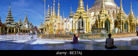 Golden Chedis, Shwedagon pagoda, temple, Yangon, Yangon, Birmanie, Myanmar, en Asie Banque D'Images