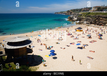 Le soleil sur les sables de plage de Tamarama. Sydney, New South Wales, Australia Banque D'Images