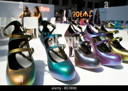 Shoe fashion en couleurs arc-en-ciel Banque D'Images
