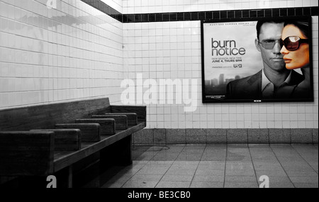 Banc d'attente dans le métro, métro, New York, USA, Amérique du Nord Banque D'Images