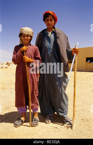 Bergers de chameau, des Bédouins en vêtements traditionnels, Égyptiens, portrait, Dschjellahba, Jelleba, vêtements, Arabe, l'Égyptien, l'Dschell Banque D'Images