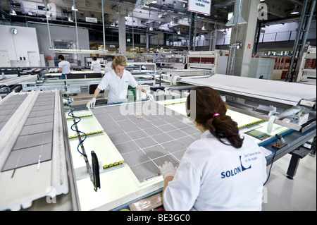 Production de modules solaires à SOLON SE, Berlin-Adlershof, Germany, Europe Banque D'Images