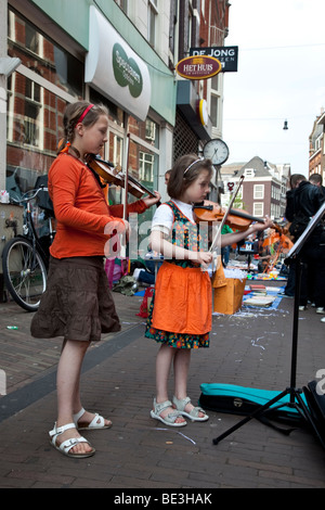 Le 30 avril 2007, La Hollande célèbre Queens Day - une fête annuelle initialement établie en l'honneur de notre précédente fête de la Reine. Banque D'Images