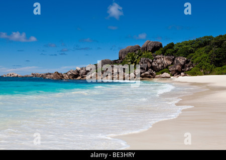 Plage de Grand Anse, avec le granite typique de la digue, l'île de La Digue, Seychelles, océan Indien, Afrique Banque D'Images