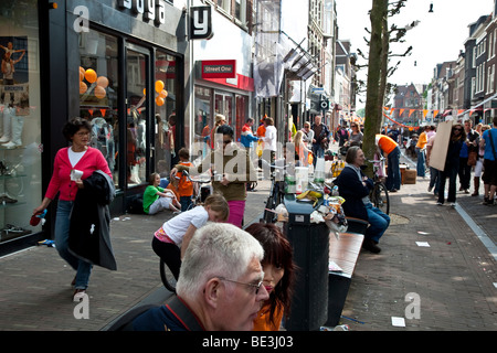 Le 30 avril 2007, La Hollande célèbre Queens Day - une fête annuelle initialement établie en l'honneur de notre précédente fête de la Reine. Banque D'Images