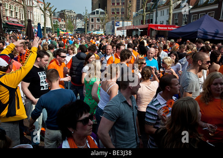 Le 30 avril 2007, La Hollande célèbre Queens Day - une fête annuelle initialement établie en l'honneur de notre précédente fête de la Reine. Banque D'Images