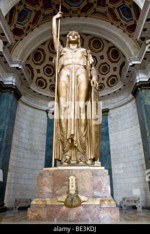 Statue de la République. Une feuille d'or 22 carats statue par Angelo Zanelli qui se trouve dans le hall principal de la capitale de La Havane. Banque D'Images