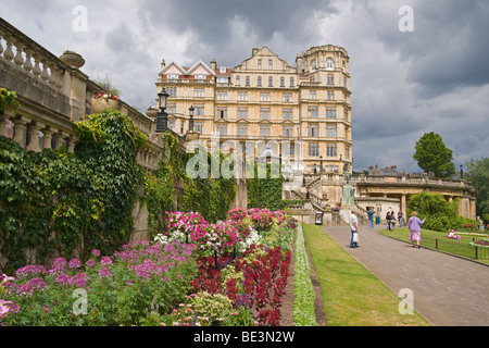 Eaton Square, Bath, à la recherche d'Abbey Hotel, Somerset, Cotswolds, en Angleterre, juillet 2009 Banque D'Images