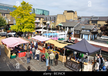 Stands de nourriture, Camden Lock, Camden Town, London Borough of Camden, Londres, Angleterre, Royaume-Uni Banque D'Images