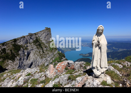 Marie figure sur Mt. Spinnerin Schafberg, montagne, lac de Mondsee, région du Salzkammergut, à la terre, de l'état de Salzbourg Autriche, Europe Banque D'Images