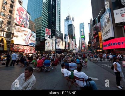 Nouvelle zone piétonne sur Times Square, Midtown, Manhattan, New York City, USA, Amérique du Nord Banque D'Images