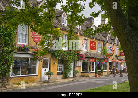 Maisons et boutiques, Stowe-dans-le-Wold, Gloucestershire, Cotswolds, en Angleterre, juillet 2009 Banque D'Images