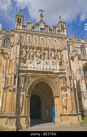 Porte d'entrée, à la cathédrale de Gloucester, Gloucestershire, Cotswolds, en Angleterre, juillet 2009 Banque D'Images