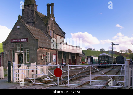 Barrières de passage à niveau à la gare de Cheddleton Banque D'Images