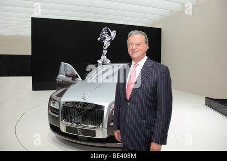 63ème International Motor Show (IAA) : Tom Purves, président-directeur général de Rolls-Royce, présentant le nouveau modèle de voiture - Ghost - Banque D'Images