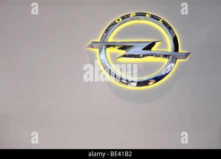 63ème International Motor Show (IAA ) : Le nouveau logo du constructeur Opel Banque D'Images