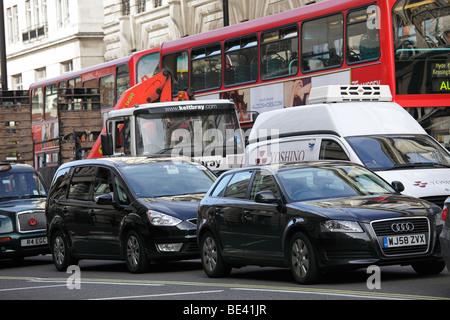 Embouteillage dans Piccadilly, Londres 3 Banque D'Images