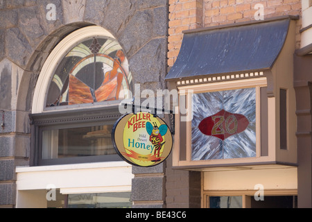 Rue principale de Bisbee en Arizona, une ancienne ville minière de l'ouest classique. Banque D'Images