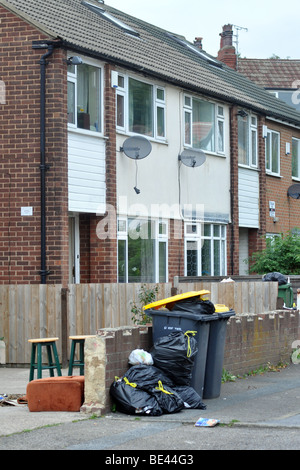 Leeds Bin grève, les ordures s'accumuler dans les bacs et sur les rues de Londres en raison de la grève des éboueurs du conseil. Banque D'Images