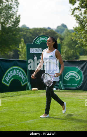 Alesha Dixon lors de l'ouverture officielle le premier jour du tennis de Wimbledon 2009 Banque D'Images