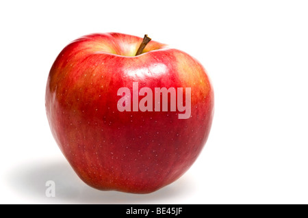 Pomme Rouge isolé sur fond blanc Banque D'Images