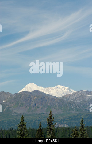 Mt McKinley au nord et au sud peaks vue depuis l'autoroute George Parks Banque D'Images