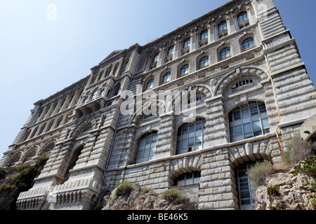 Façade du musée Océanographique de Monaco et l'institut de recherche au sud de france Banque D'Images