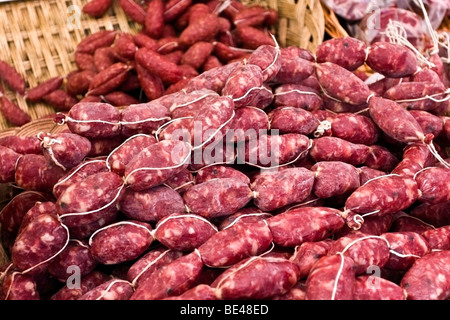 Petit pécari porc sanglier salami saucisses sèches dans l'Irpinia Mercogliano, Avellino, Campanie, Italie Banque D'Images