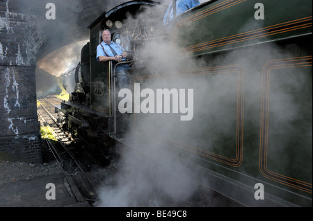 Debout en Train à vapeur dans la station de North Norfolk Weybourne Banque D'Images