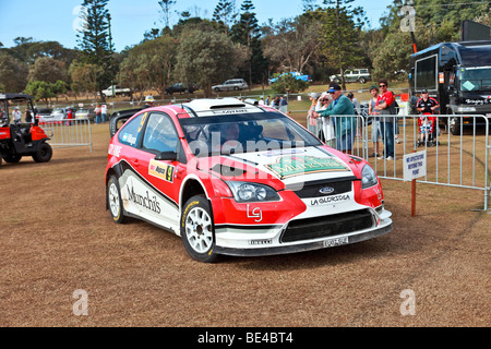 Sport/Rallye d'Australie 2009 voiture de rallye WRC/déménagement dans son pit stop Banque D'Images