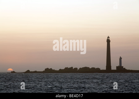 Vue sur le phare de l'île haute vierge 'ile de la vierge', Finistère, Bretagne, France. Banque D'Images