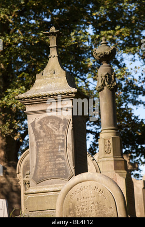 Royaume-uni, Angleterre, dans le Yorkshire, Haworth, Église Paroissiale, cimetière tombes dans l'époque victorienne Banque D'Images