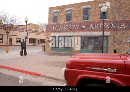 Sur le carrefour à Winslow en Arizona. Banque D'Images