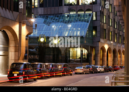 Rangée de cabines à la London de souscription, d'assurances et financiers centre à centre-ville de Londres, London, England, United Banque D'Images