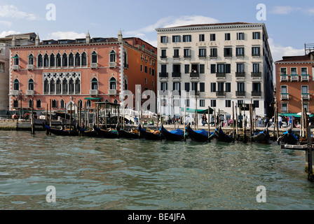 Boat station San Zaccaria à la Piazza San Marco, Venise, Venise, Italie, Europe Banque D'Images