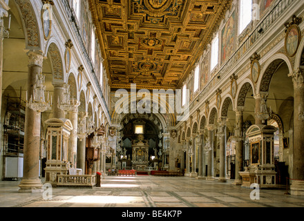 Nef, autel, Basilique de Santa Maria in Aracoeli, Rome, Latium, Italie, Europe Banque D'Images