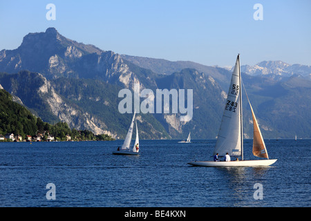 Le lac Traunsee avec mont Traunstein, vue de Gmunden, Salzkammergut, Haute Autriche, Autriche, Europe Banque D'Images