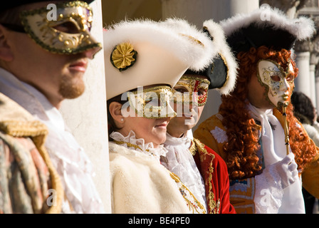 Les participants à la Carnaval de Venise 2009 sur la Piazza San Marco. Banque D'Images