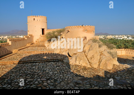 Adobe historique Nakhal Fort Nakhl, enrichissement ou château, Hajar al Gharbi Montagnes, Batinah Région, Sultanat d'Oman, l'Arabie Banque D'Images